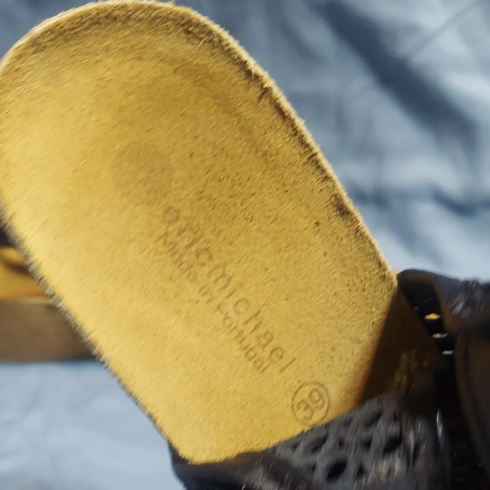 Eric Michael Phoebe Black Laser Cut Leather Cork Wedge Sandals Size 39/8.5